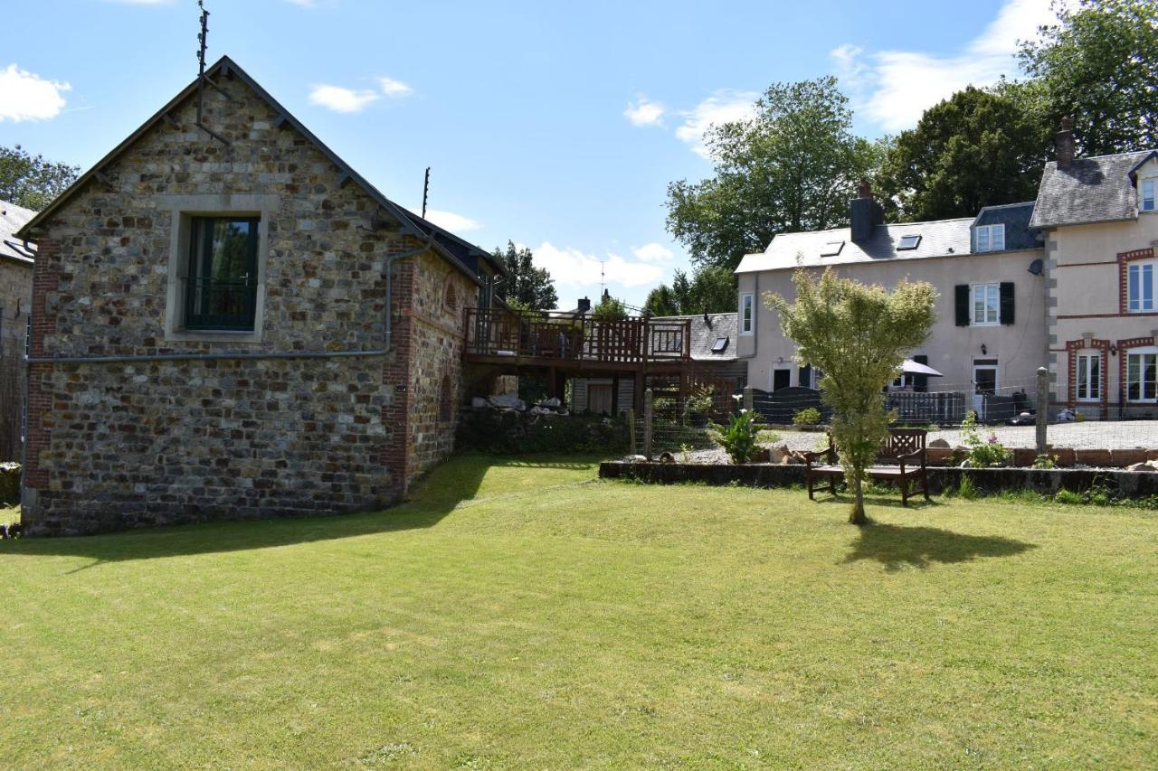 Gites In Le Neufbourg -Mortain Exteriér fotografie