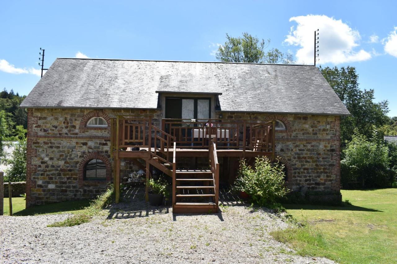 Gites In Le Neufbourg -Mortain Exteriér fotografie