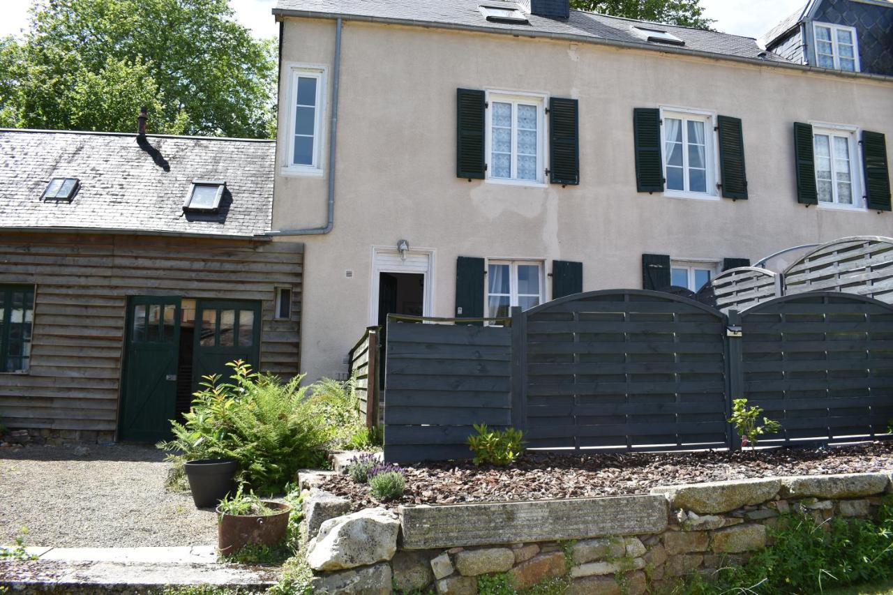 Gites In Le Neufbourg -Mortain Exteriér fotografie